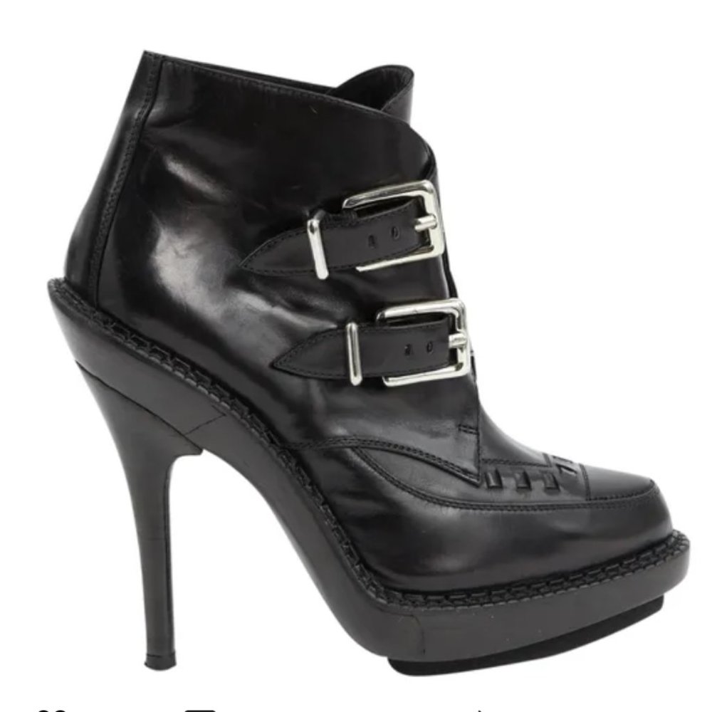 PHI leather ankle boots